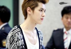 吴亦凡图片壁纸,光影交织，演绎时尚风采